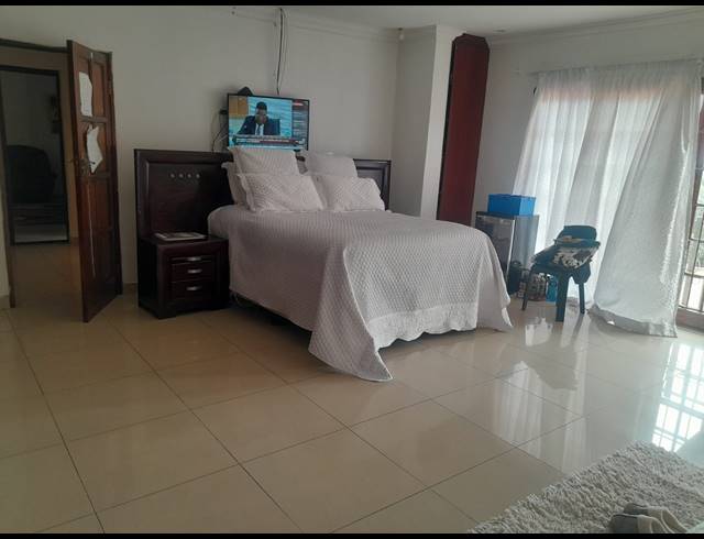 6 BEDROOM HOUSE FOR SALE IN SAFARI GARDENS
